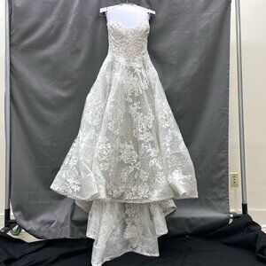 Monique Lhuillier Lace Aline Wedding Gown